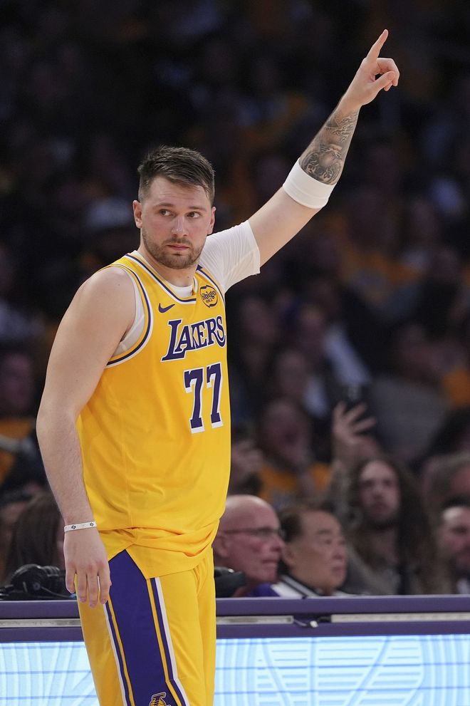 关于东契奇迎来二十赛季高光表现，澳大利亚队球迷沸腾！的信息